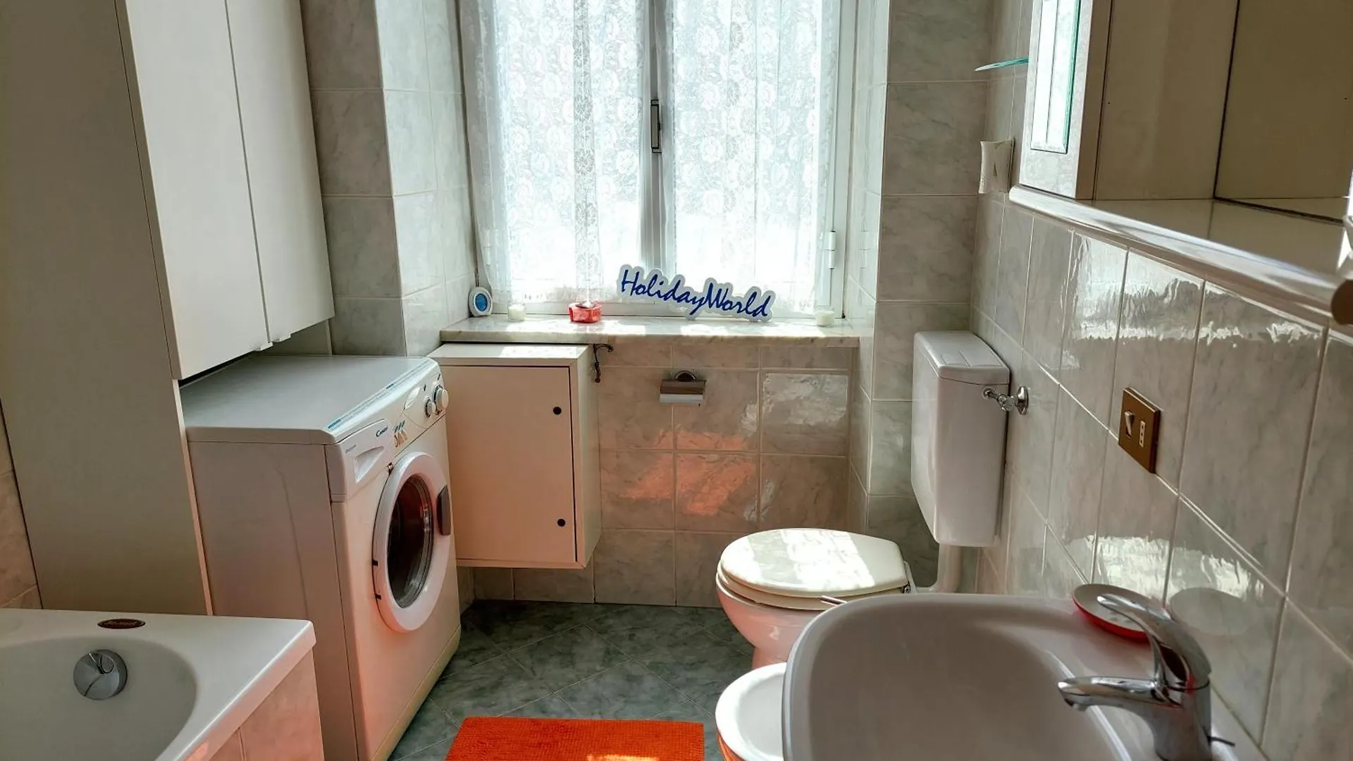 Dany House By Holiday World Genoa 0*,  Italy